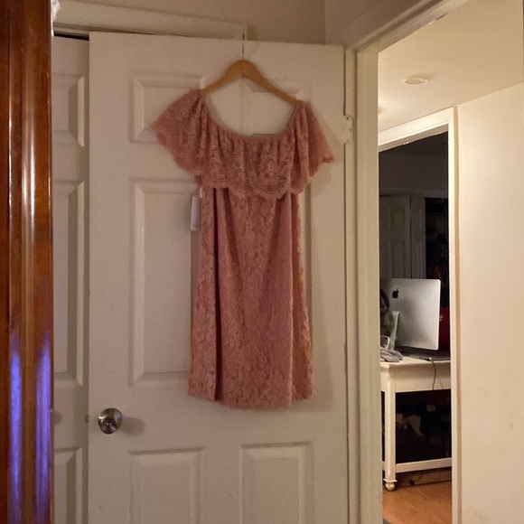 Off the shoulder lace dress - Picture 8 of 8